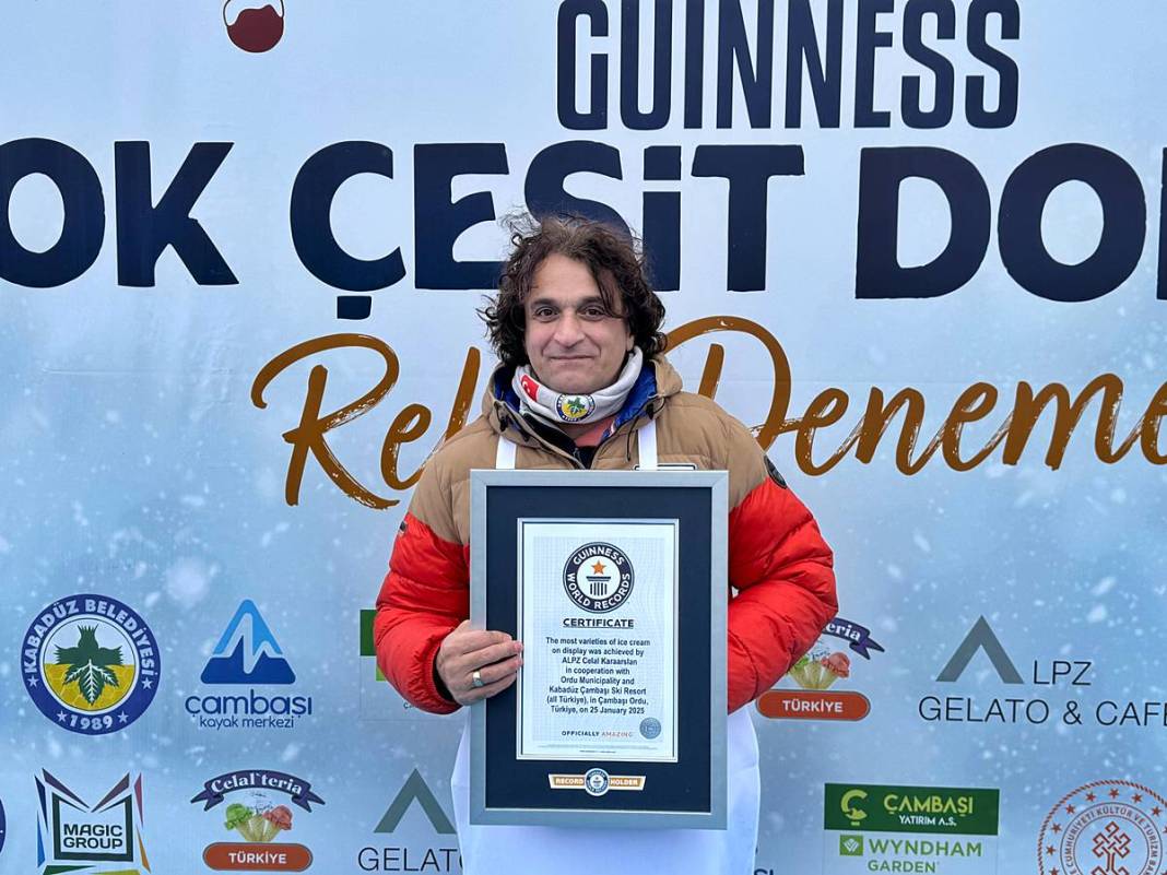 Dünyanın en fazla çeşidi olan dondurması hayrete düşürdü! Guinness Rekorlar Kitabı'na adını yazdırdı 5